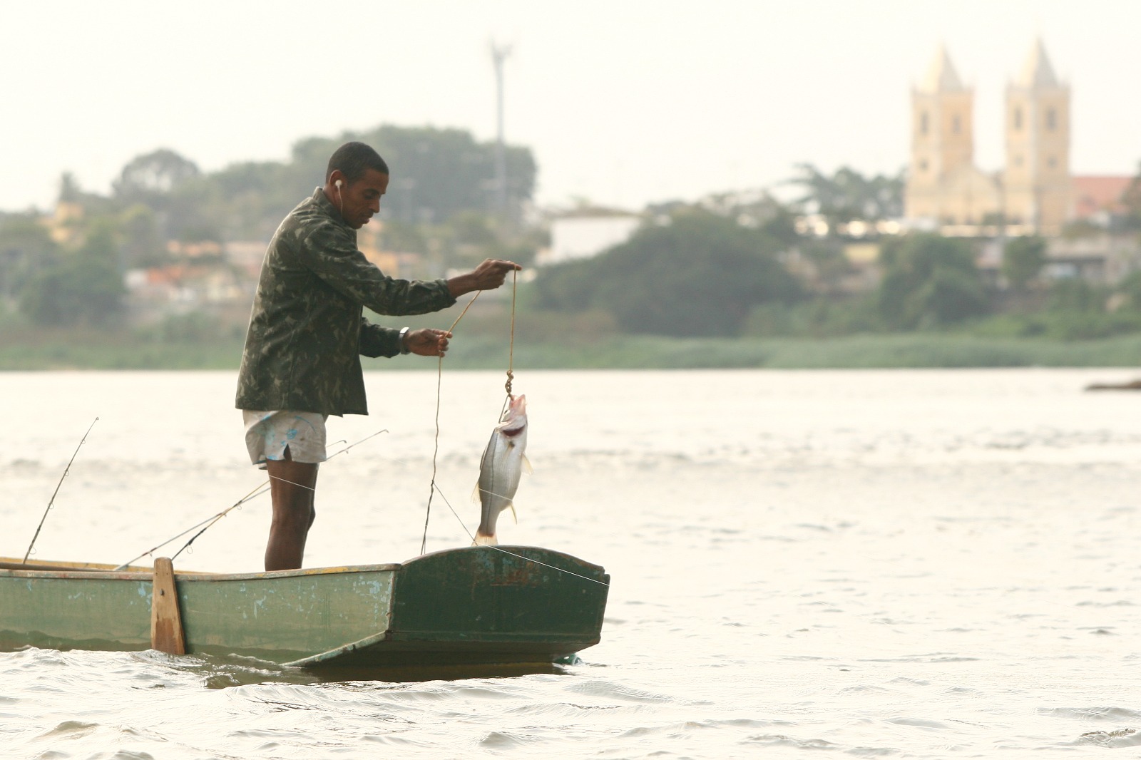 LEIS DA ALERJ FORTALECEM DIREITOS DOS PESCADORES E REFORÇAM IMPORTÂNCIA DA ECONOMIA DO MAR NO RIO